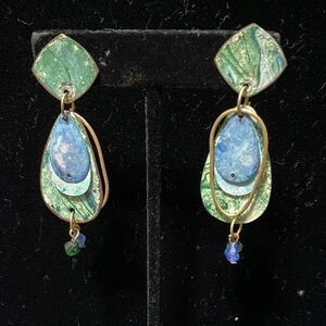 Elegant vintage Gold and Blue Dangle pierced Earrings